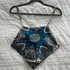 Silk bandana top | adjustable straps and tie at the back | size M